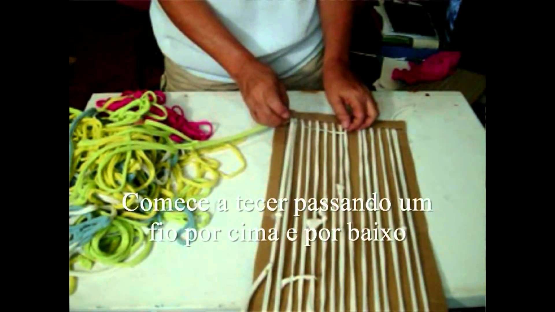 Artesanato : Tear de papelão - Craft: Loom cardboard - Artesanía: cartón Loom