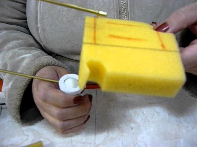 Corte de espuma com cortador de isopor