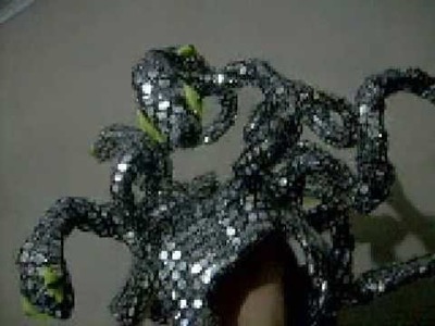 Adorno de cabeça de Medusa da Madame X 2008 by Cristian Boomer