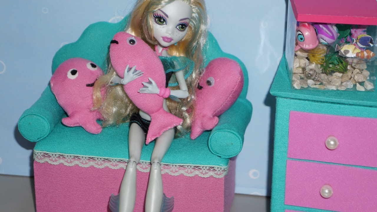 Como fazer sofá para boneca Monster High Lagoona Blue