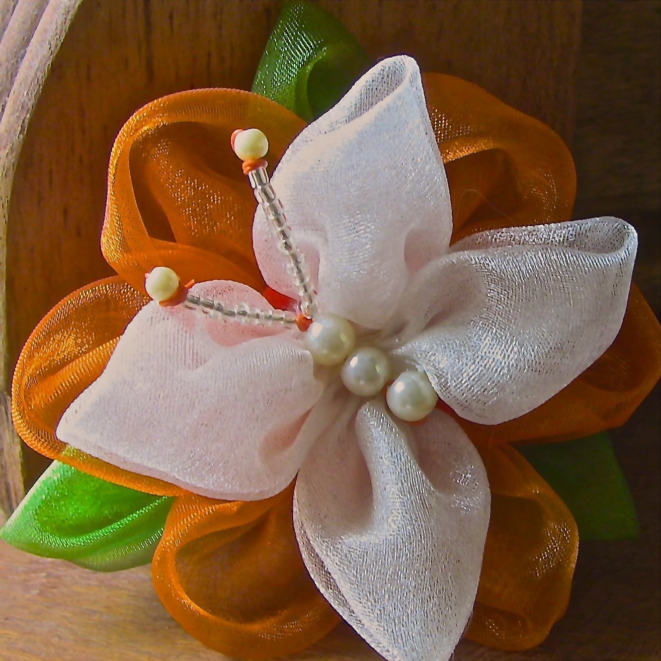 Flor de Organza com uma Borboleta Passo a Passo -butterfly -