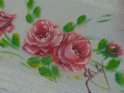 Pintando rosas no tecido