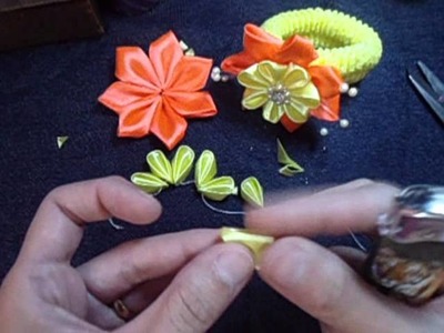 Flor de fita para xuxinha. ribbon flower