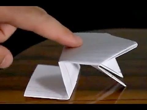 Como fazer um sapo pula-pula com dobradura (origami fácil para iniciantes)