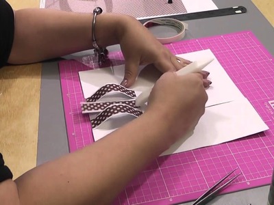 Exposição de Arte e Susana Loureiro com cesta de páscoa em scrapbook