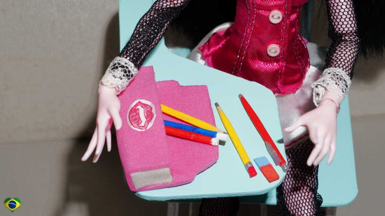Como fazer estojo escolar e lancheira para boneca Monster High, Barbie, MLP, EAH, etc