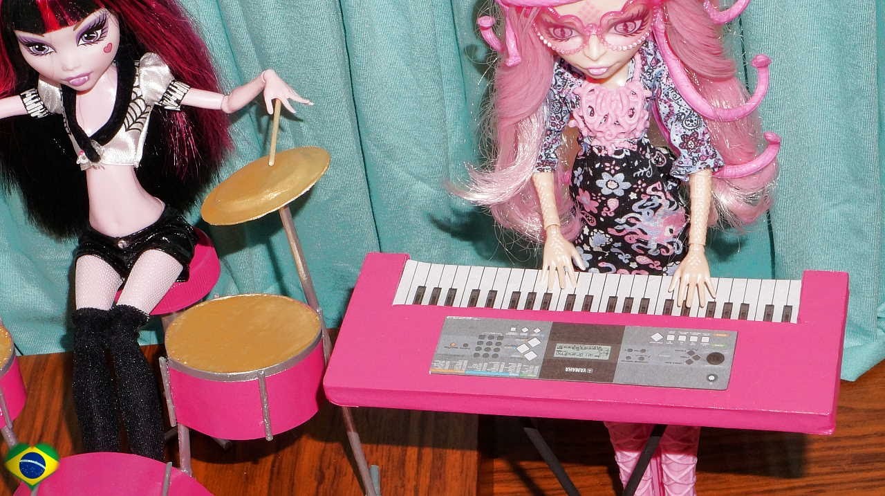 Como fazer um teclado musical para boneca Monster High, Barbie, EAH, etc