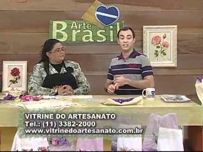 ARTE BRASIL - VALÉRIA SOARES - BOLSA BORDADA COM CORAÇÃO DE FITAS (15.08.2011)