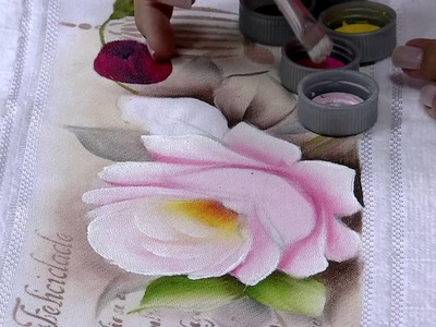Mulher.com 19.03.2015 Ana Laura Rodrigues - Pintura em toalha rosas Parte 2.2