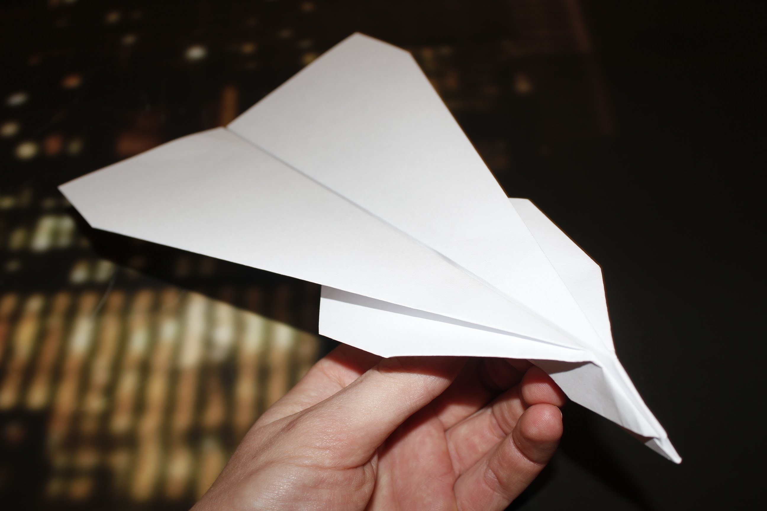 Como fazer um avião de papel. planador - (Novo Modelo)