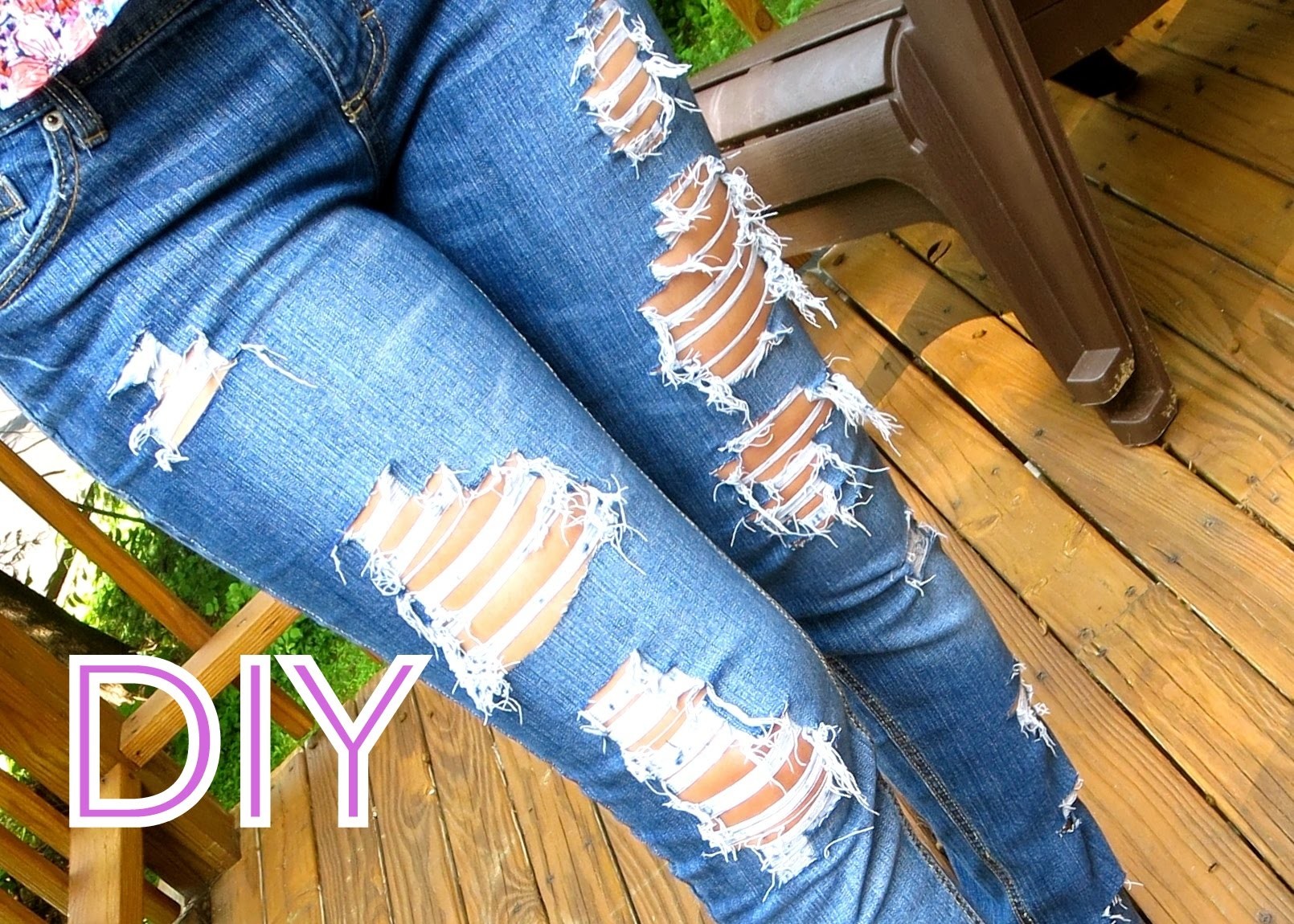 DIY Faça você mesmo: Como Desfiar Calça Jeans