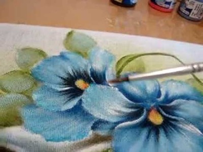 Pintura em tecido Eliane Nascimento: Acabamentos das flores e folhas