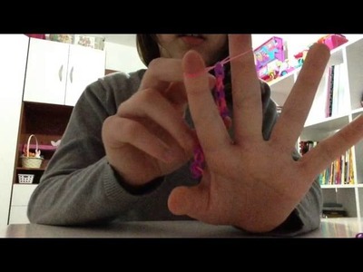Como fazer um anel de dois dedos com elásticos Rainbow Loom