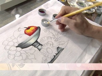 Aprenda a flores usando a técnica de pintura em tecido.
