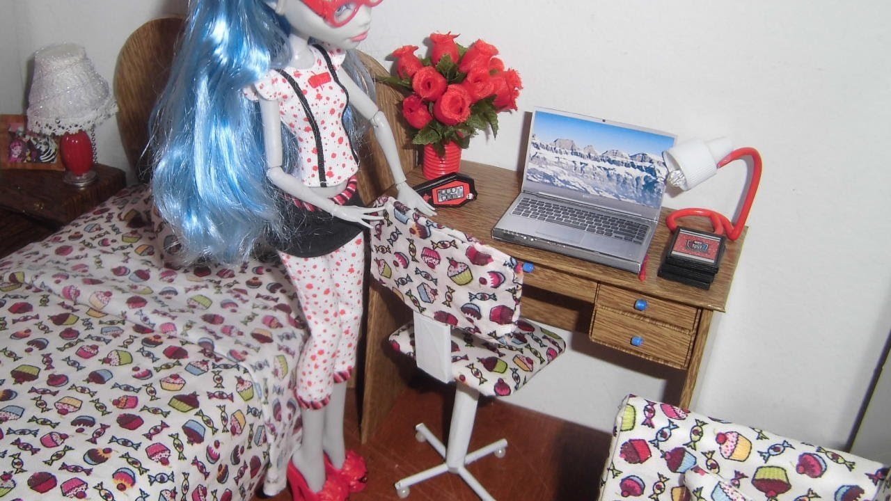Como fazer uma cadeira de escritório para boneca Monster High, Pullip, Barbie e etc