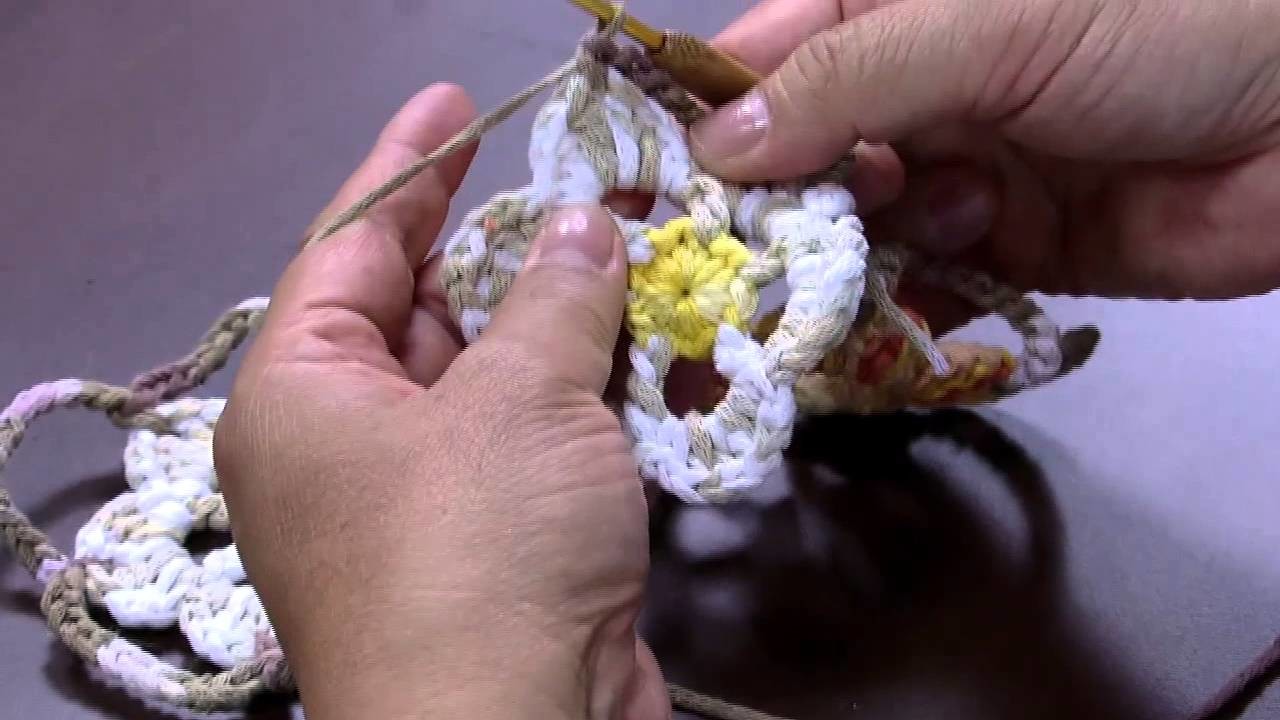 Mulher.com 30.04.2015 Cristina Luriko - Quadro de flores de crochê Parte 2.2