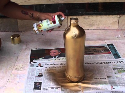 DIY: Transformando uma simples garrafa em um vaso de decoração.