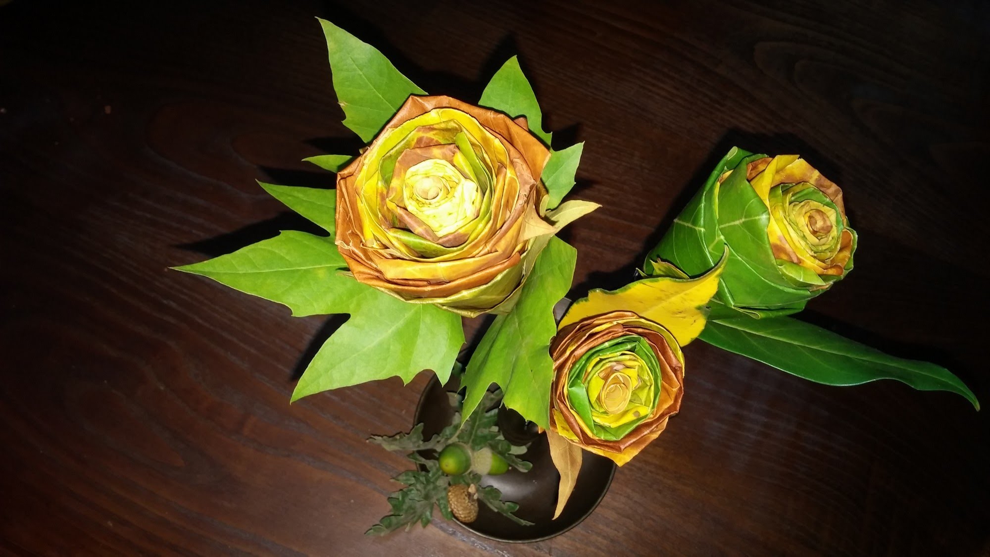 Flores de folhas secas - DIY - Flowers from dried leaves