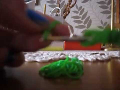 *Rainbow Loom*  Como fazer trevo com elásticos- How to make a clover