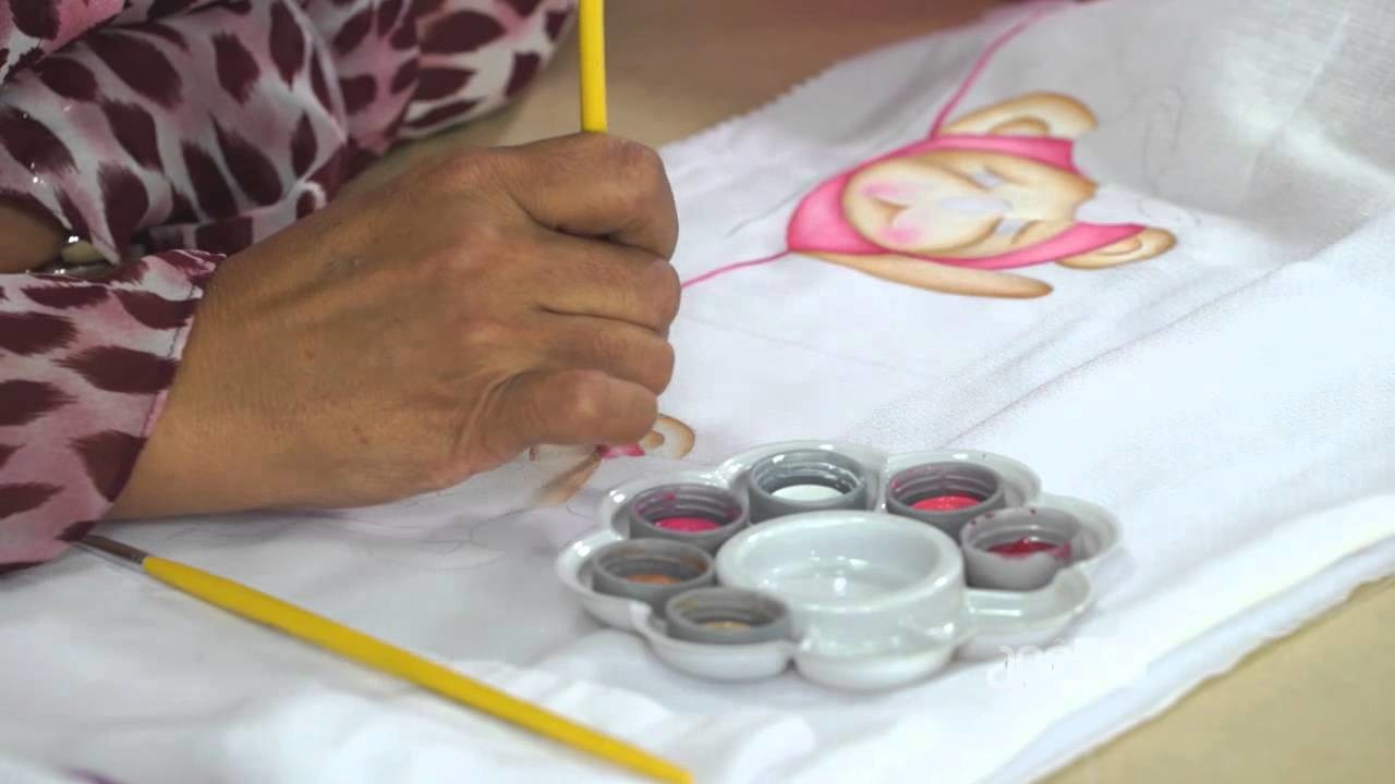 Artesanato: aprenda uma linda pintura em fralda.