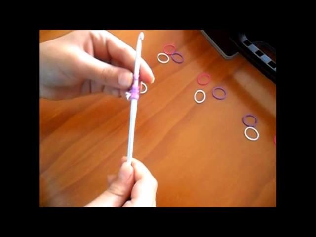 Como fazer flores de elasticos (5 petalas)