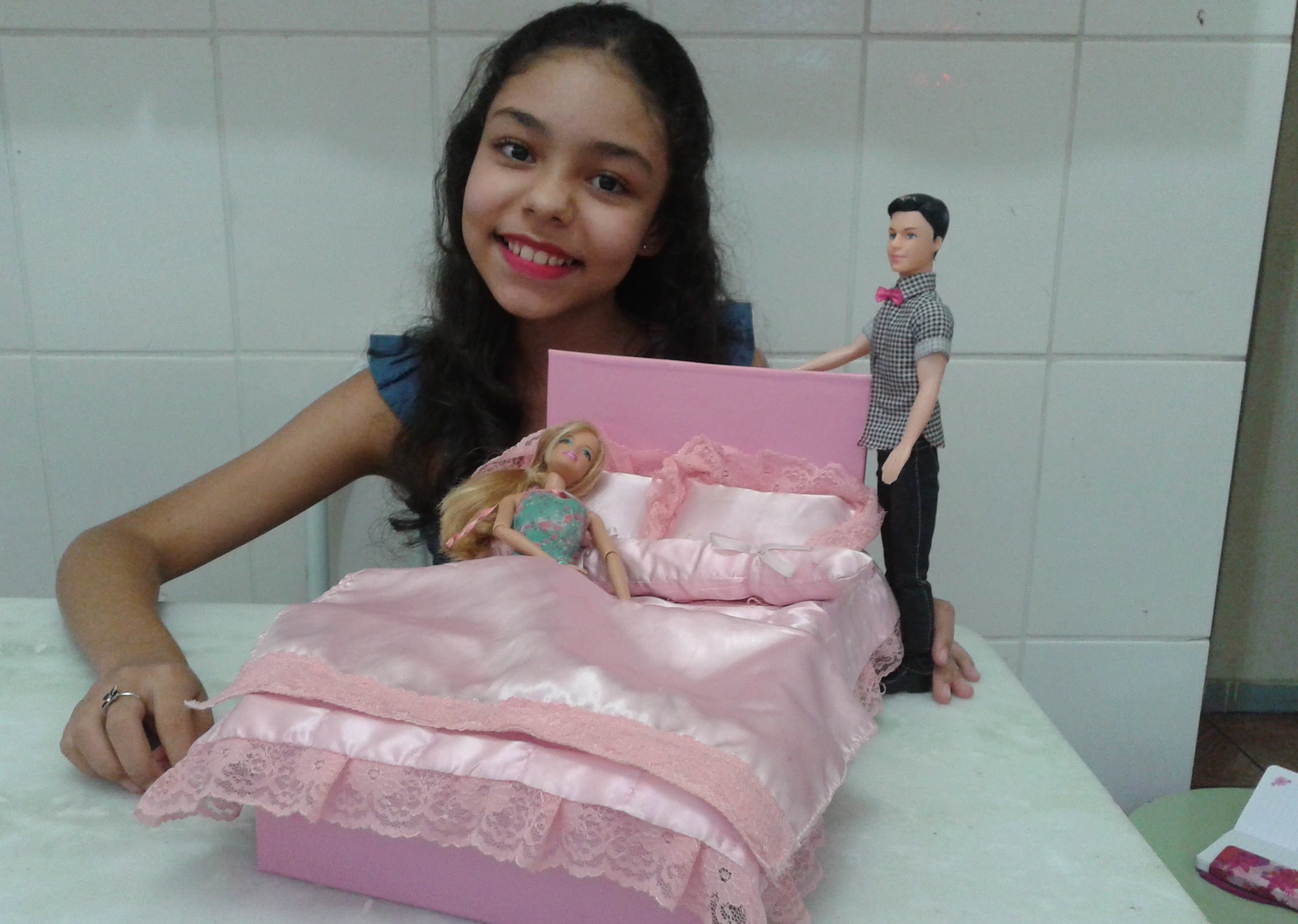 DIY Como fazer cama de casal para Barbie