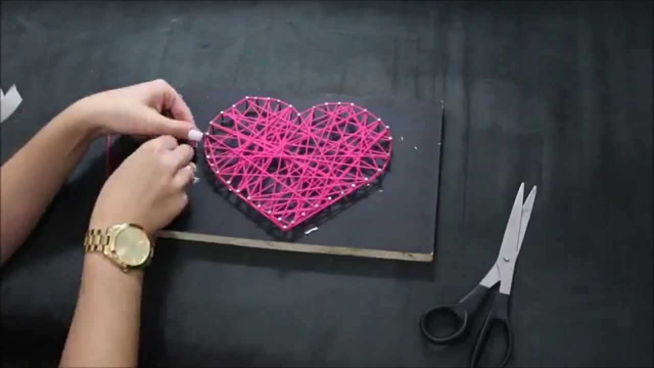 DIY : Como fazer quadro de coração com lã e pregos. Decoração fácil e rápida .
