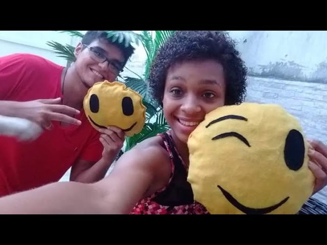 DIY: Almofadas  de emojis (sem costura)  :)