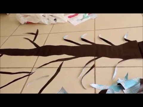 Adesivo de árvore com flores feitas de papel contact para decorar parede