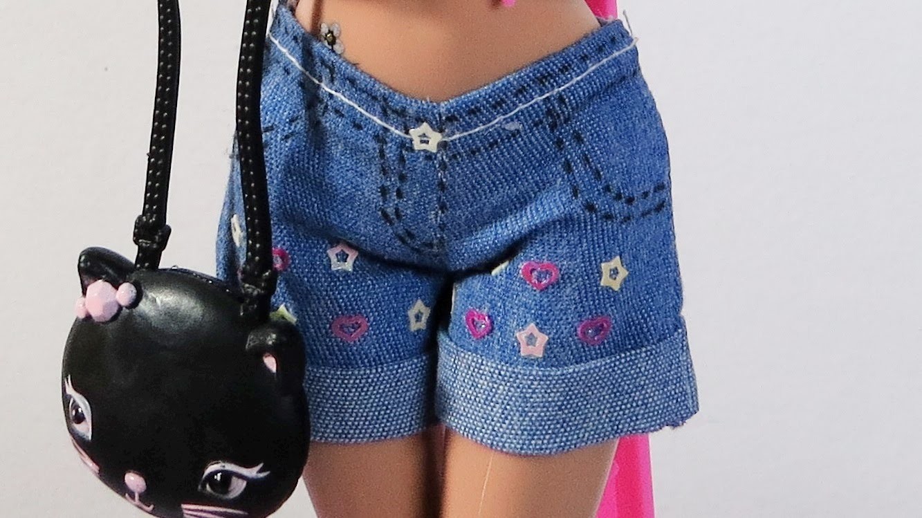 Como Fazer Short para Barbie e Outras Bonecas Semelhantes
