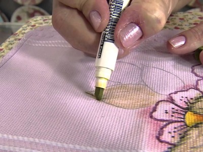 Aprenda a pintar uma toalha de rosto usando canetinhas