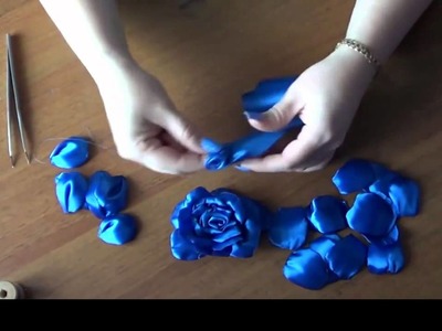 Passo a passo em Vídeo de mais uma Flor com Fita de Cetim Azul
