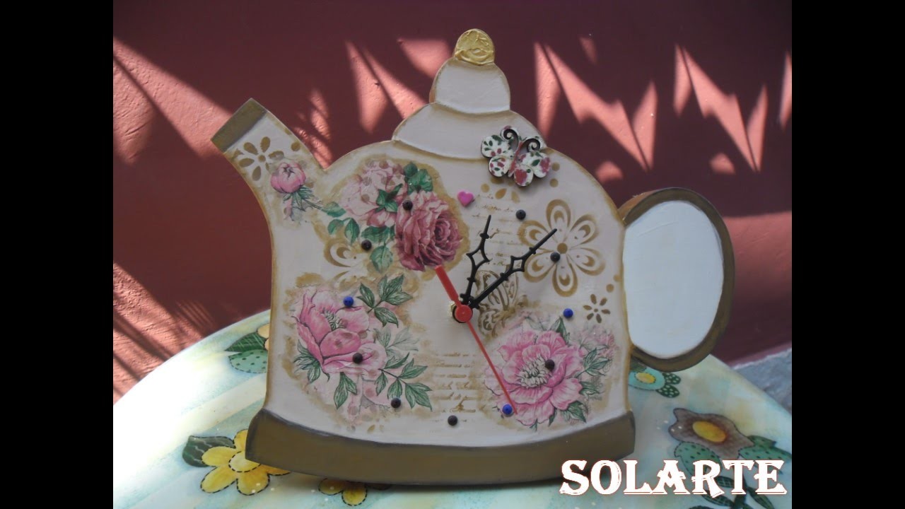 Pintura e Decoupagem em Madeira (MDF) - Relógio