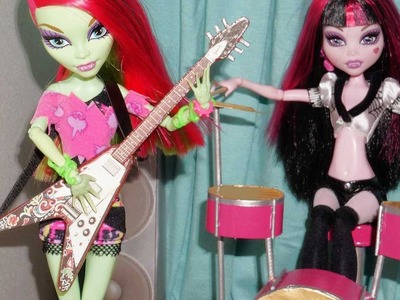 Como fazer uma guitarra para boneca Monster High, Barbie, EAH, etc