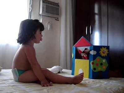 Vovó brincando de fantoche com Lú 21 02 09