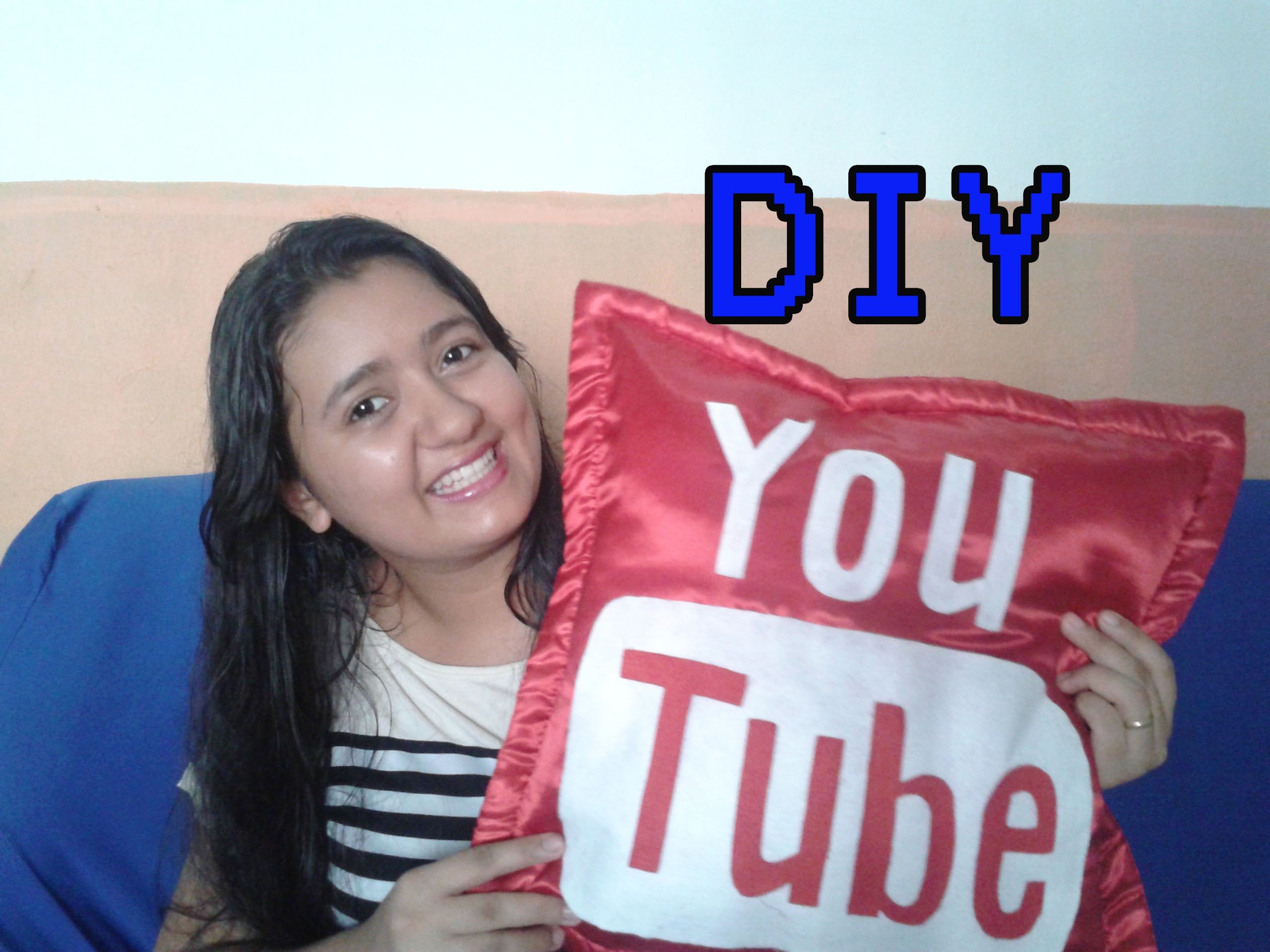 Diy: Como fazer almofada youtube super fácil