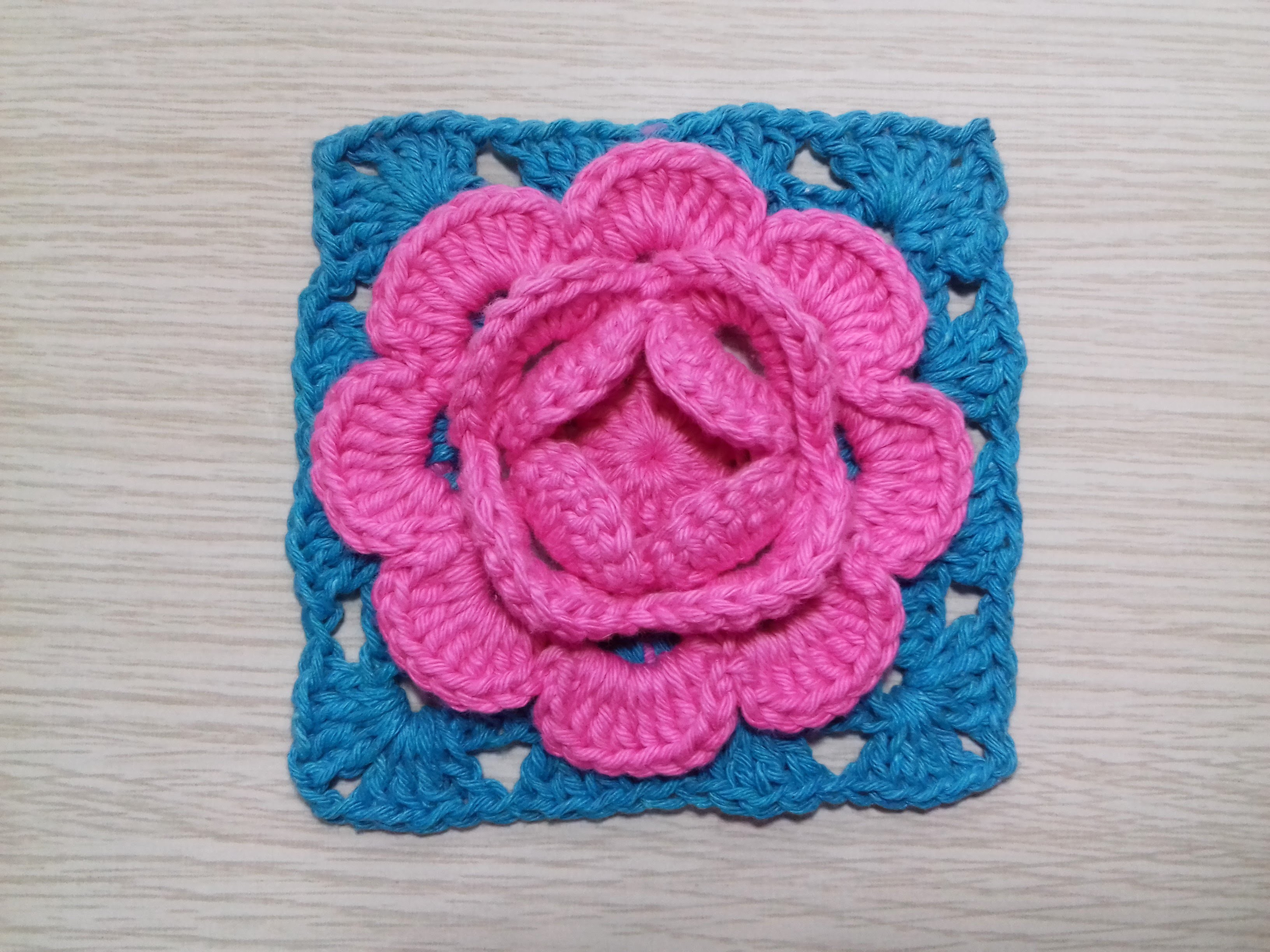 Flor de Crochê Rosa # Square