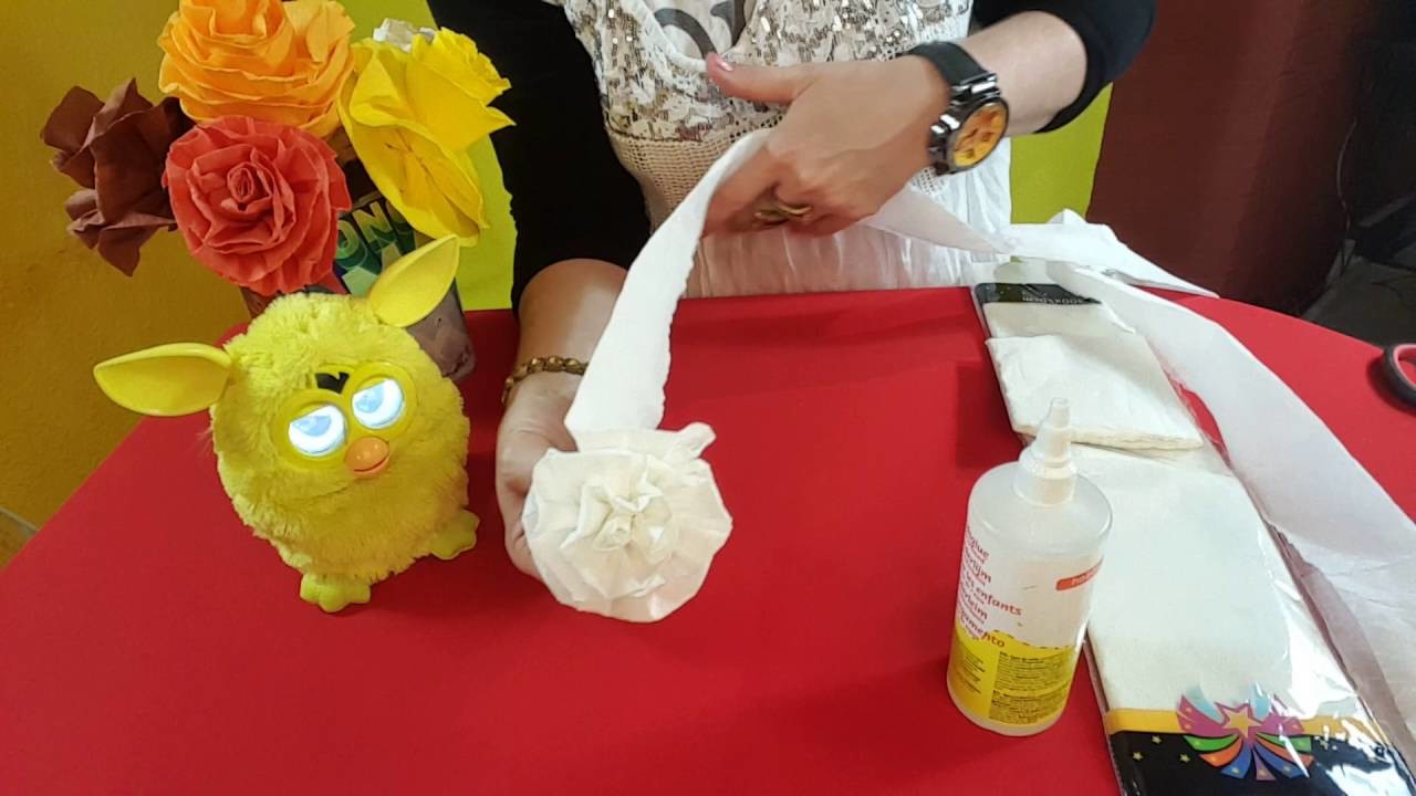 DIY : Como fazer flores de papel crepom