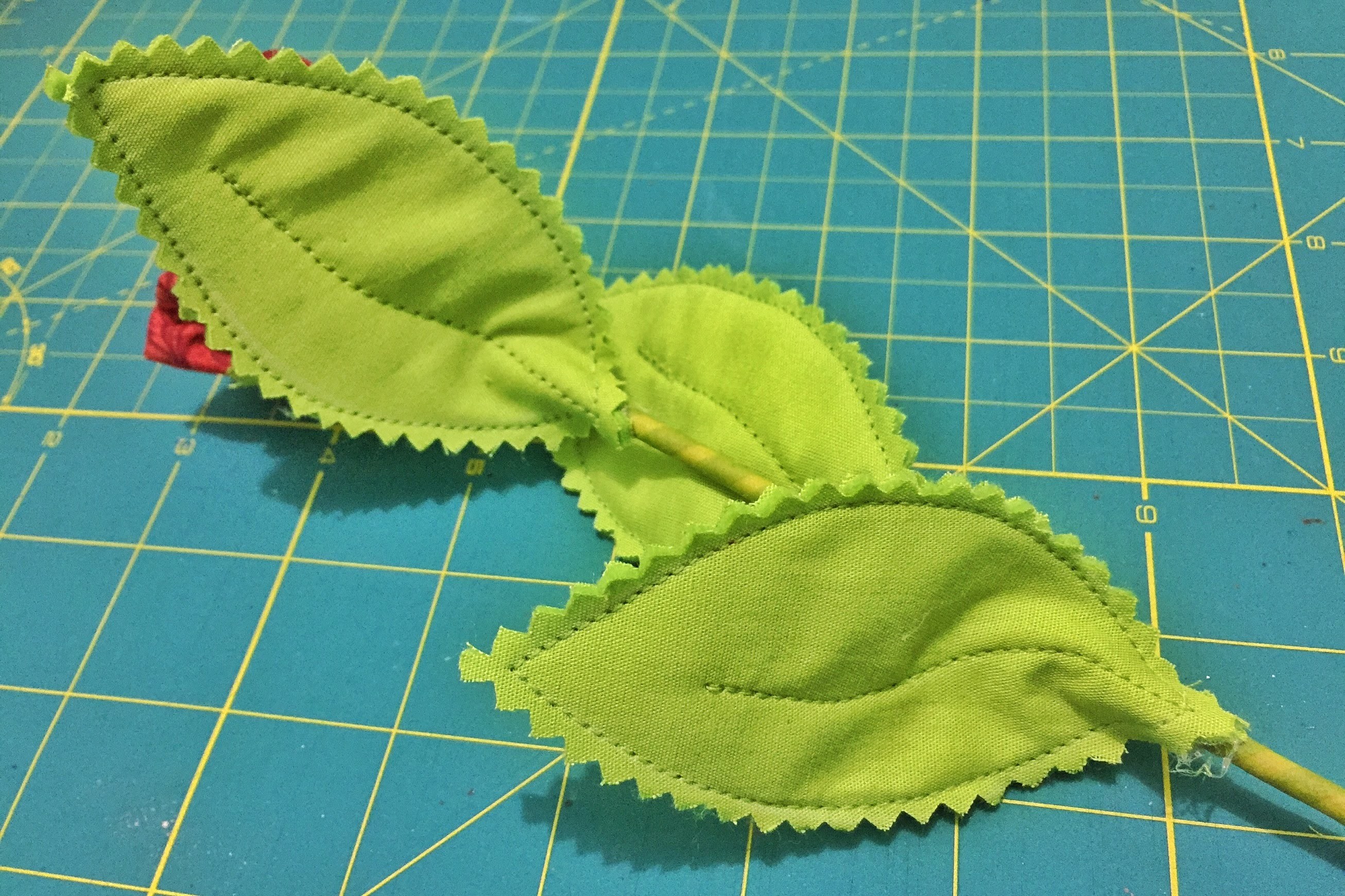 Como fazer Folhas de Tecido. D.I.Y. How to make fabric leaves