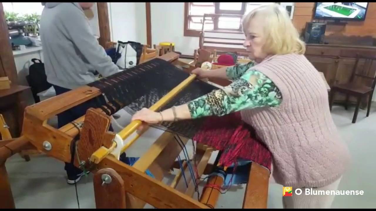 Atelier Toca do Artesanato preserva a tradição da tecelagem com o tear manual