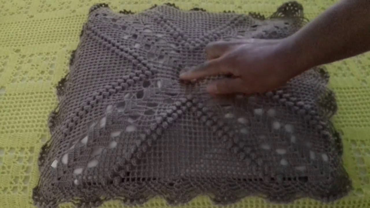 Vamos fazer esta linda almofada em Crochê ; Com Cristina coelho alves