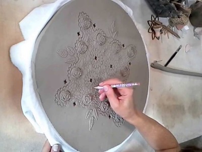 Fazendo uma mandala com argila