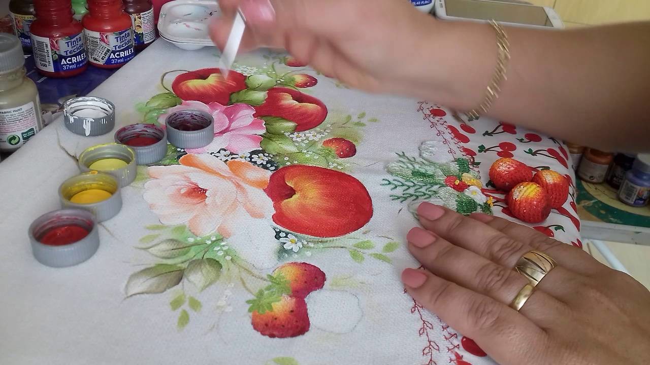Pintura em tecido. Aprenda pintar maçãs, morangos e folhas.