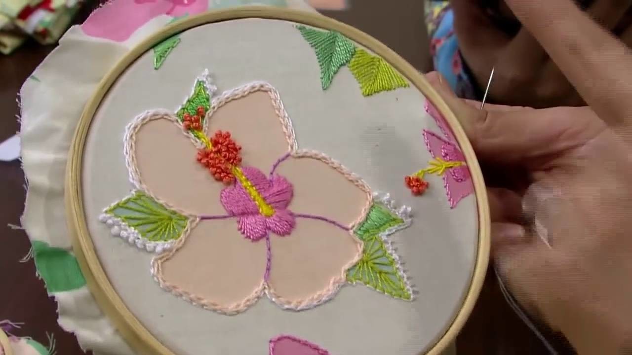 Bordado sobre tecido floral - Programa Mulher.com