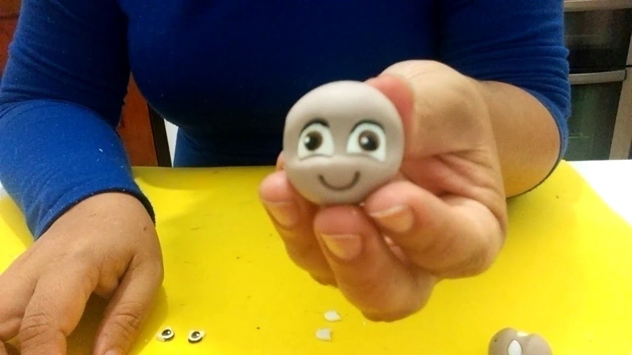 Fazendo olhos em biscuit