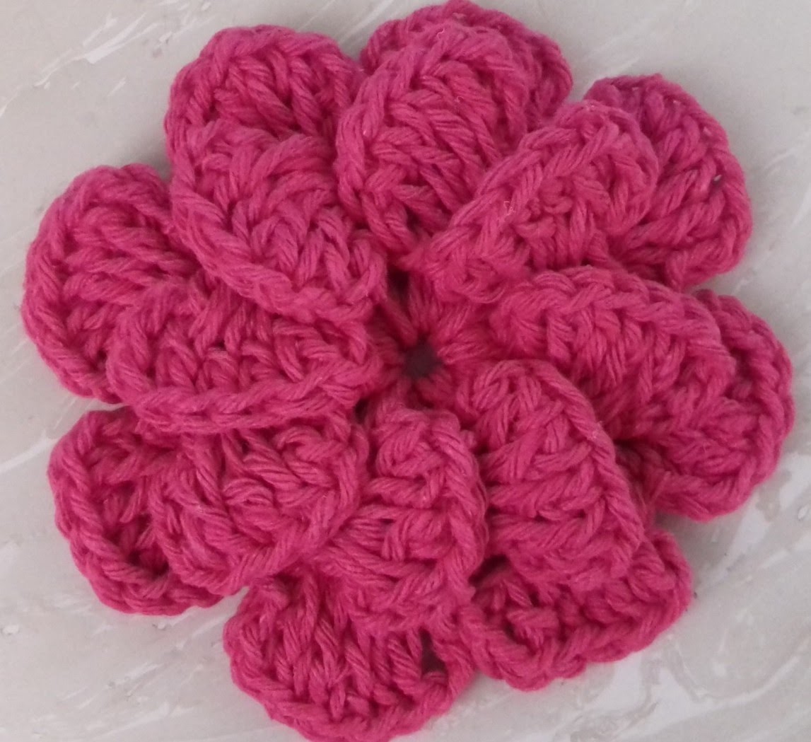 Flor em Crochê para ser aplicadas em jogos de banheiro e outros tapetes com Cristina Coelho Alves
