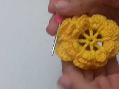 Flor para aplicações em croche