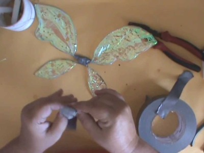 Como fazer asas de fadas usando papel celofane e arame - Parte 2.2