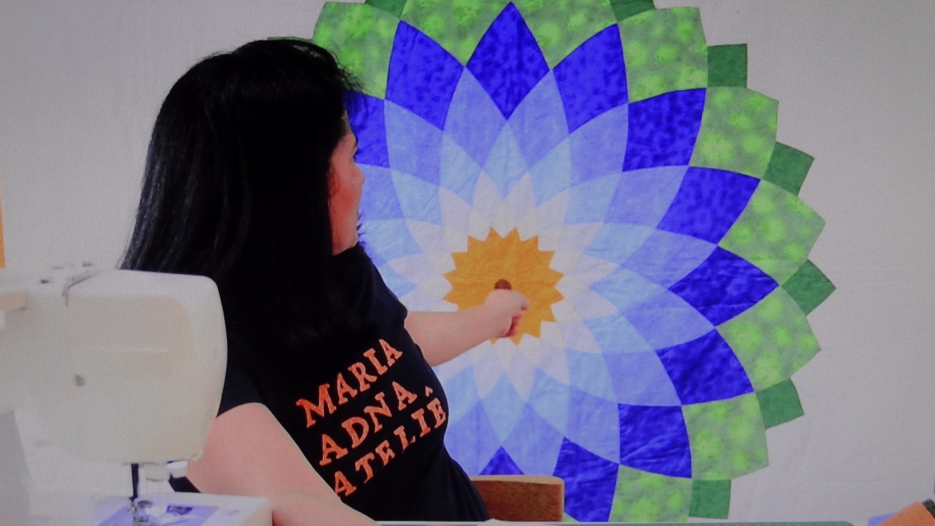 Manta.colcha de casal em patchwork Flor Dalia - Maria Adna Ateliê - Cursos e aulas de patchwork