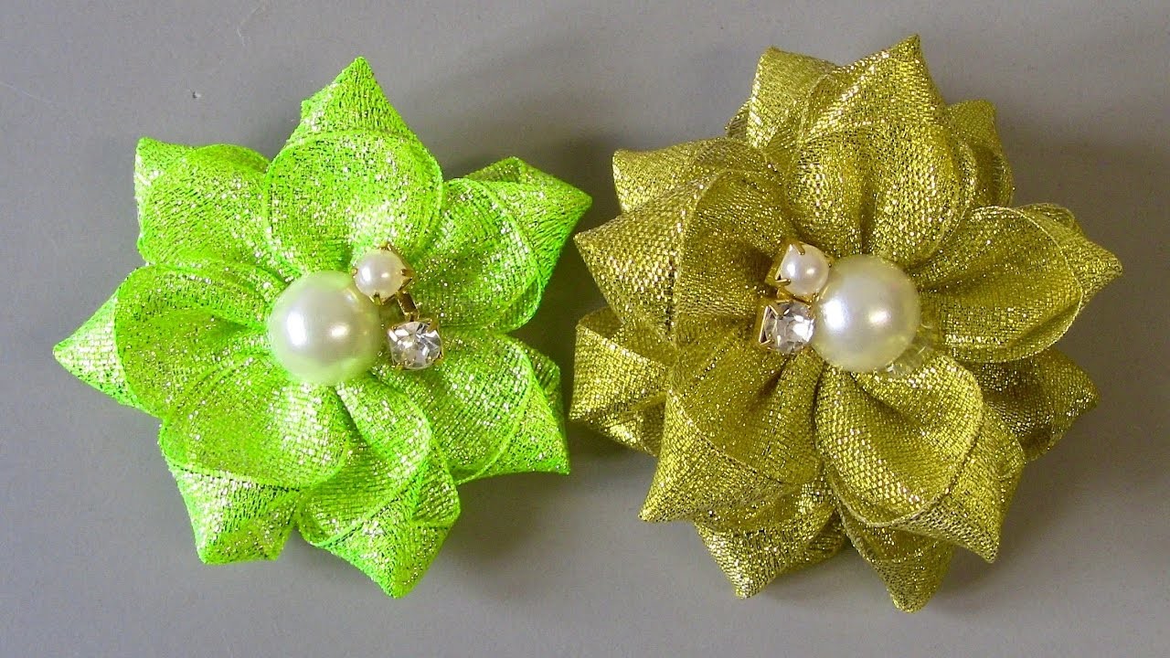 2 modelos de Flores de fitas - 2 Ribbon Flower Patterns